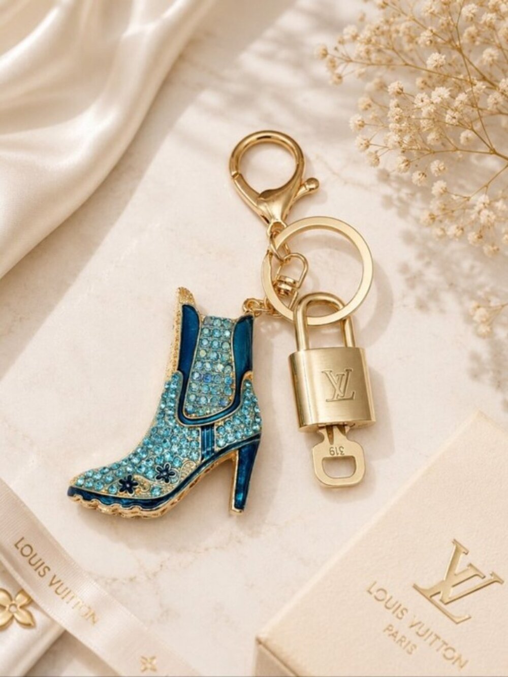 Louis Vuitton Gold Padlock 🔒 Key Set Authentic LV +Unbranded Shoe BootsKeychain - Picture 1 of 11